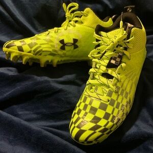 Under Armour Youth Spotlight Select 3 Football Cleats –Neon Green/ Size 6Y